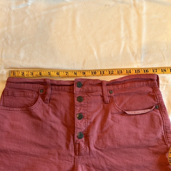 Women’s Madewell Salmon Red/Pink High Rise Button Front Denim Shorts Size 31 - Picture 5 of 10